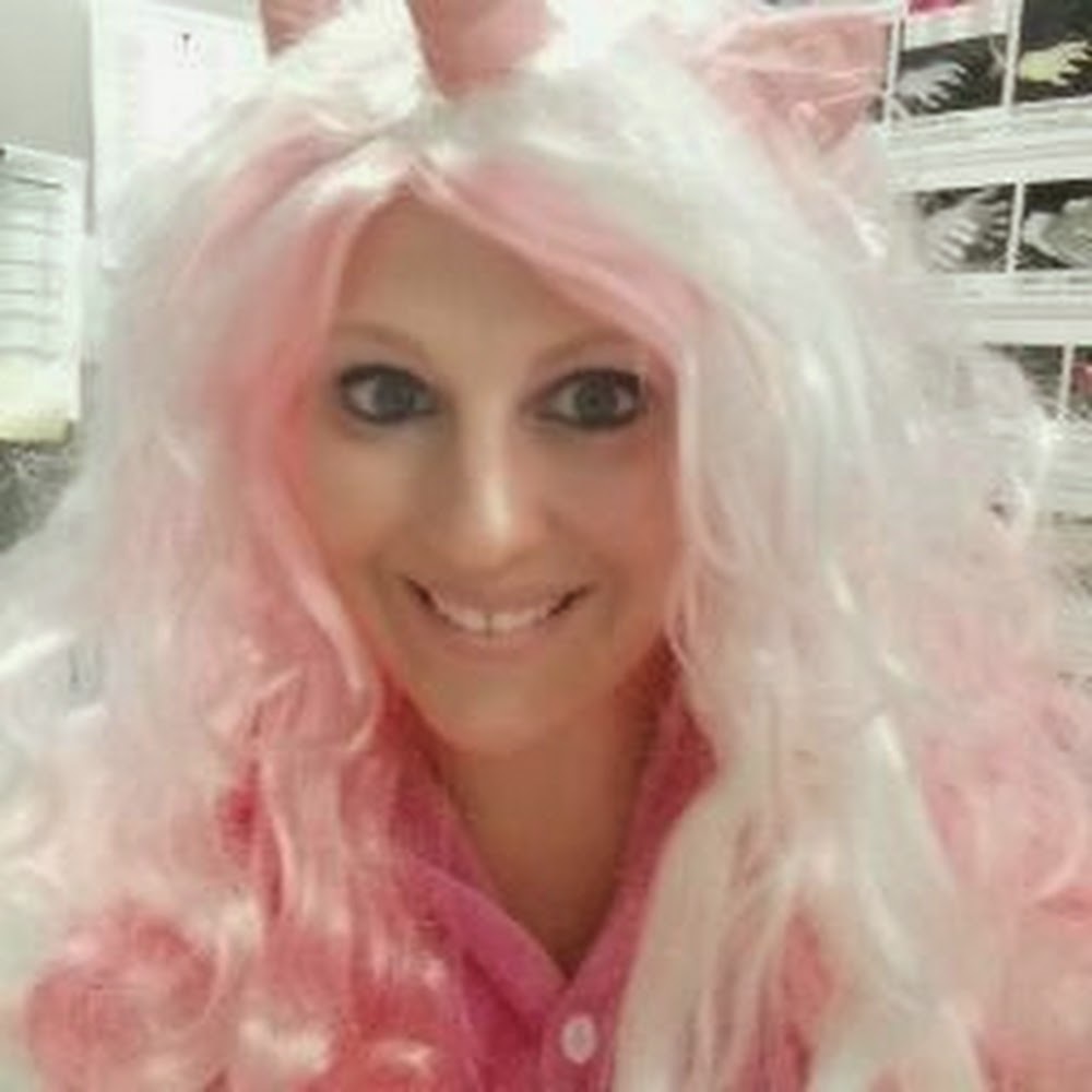 Meet your Posher, Courtney